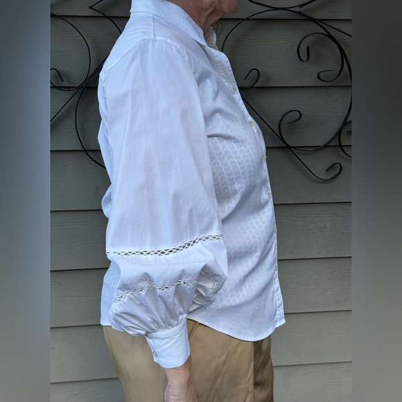 This is a Chicos business shirt, size 1 which is a normal size M/8 - Picture 2 of 3